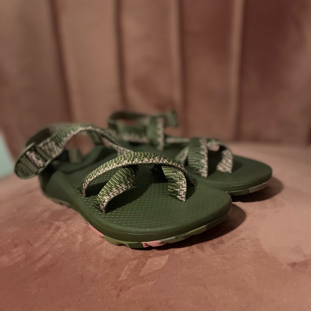 New without tags Z Cloud 2 pink and olive green camo